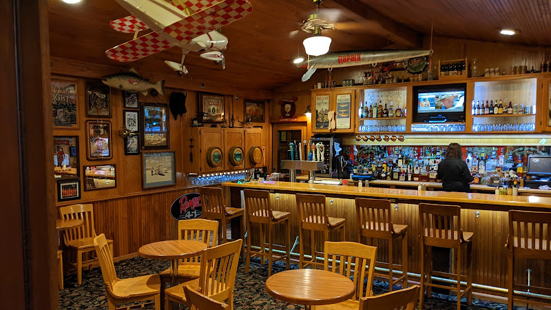 Gaston's Restaurant exterior view showcasing professional restaurants services in Lakeview, Arkansas