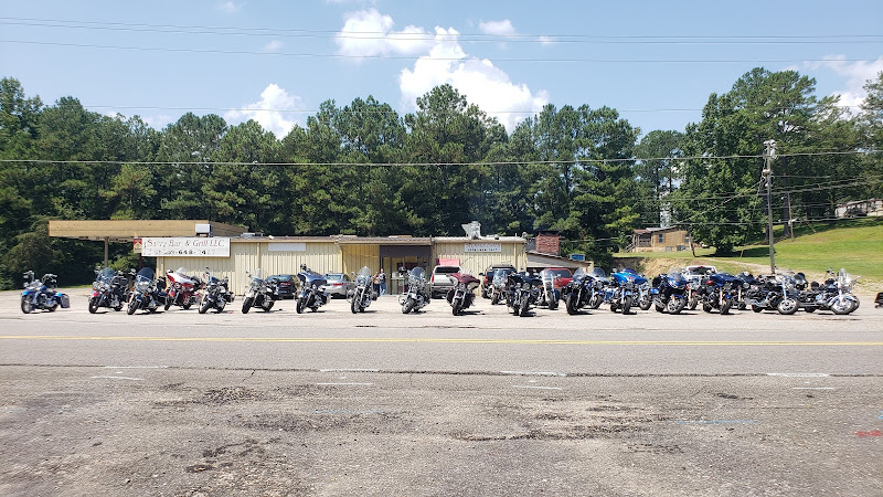 Gigi's Booze & BBQ exterior view showcasing professional restaurants services in Dora, Alabama