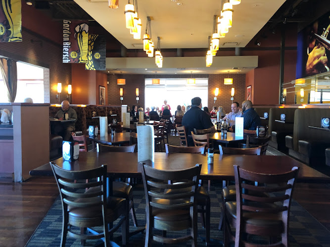 Gordon Biersch Brewery Restaurant exterior view showcasing professional restaurants services in Phoenix, Arizona