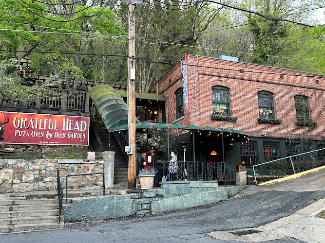Grateful Head Pizza Oven and Beer Garden exterior view showcasing professional restaurants services in Hot Springs, Arkansas