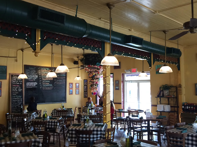 Guido's Restaurant exterior view showcasing professional restaurants services in Daphne, Alabama