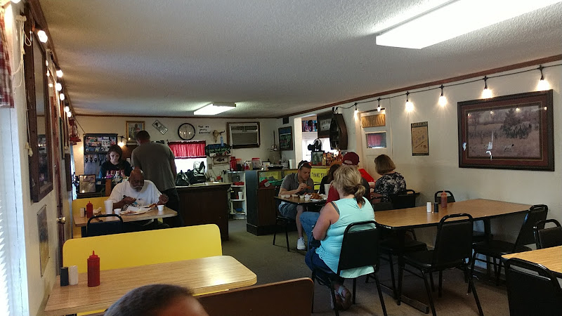 Gurdon Grill exterior view showcasing professional restaurants services in Gurdon, Arkansas
