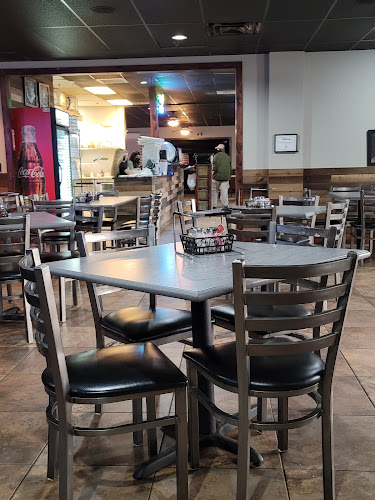 Gusano's Chicago-Style Pizzeria exterior view showcasing professional restaurants services in Bella Vista, Arkansas
