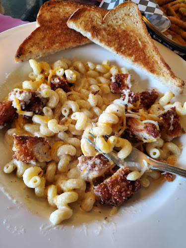 Hawk's Nest Restaurant exterior view showcasing professional restaurants services in Melbourne, Arkansas