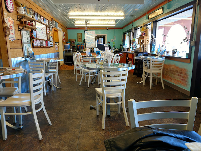 Hector's Kitchen exterior view showcasing professional restaurants services in Attalla, Alabama