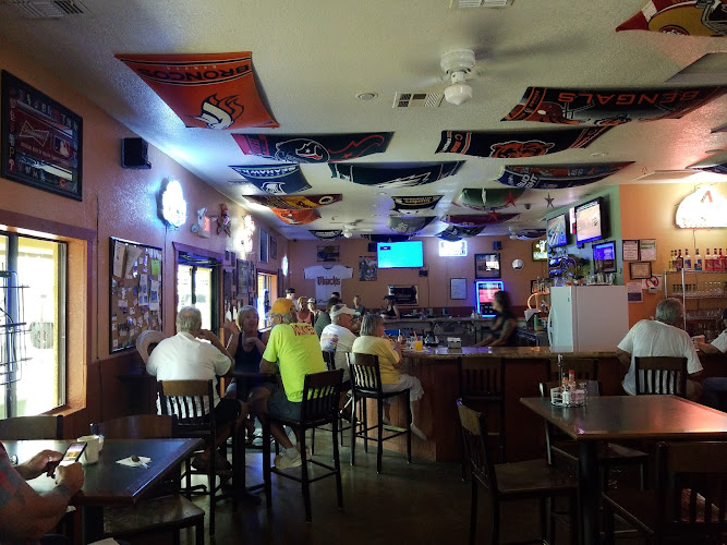 Hooch's 95 Bar & Grill exterior view showcasing professional restaurants services in Fort Mohave, Arizona