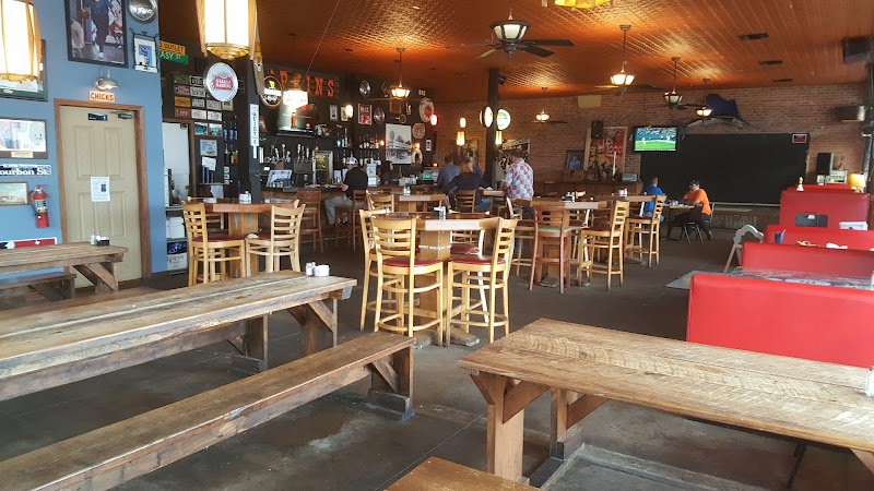 Hopkins Icehouse exterior view showcasing professional restaurants services in Texarkana, Arkansas