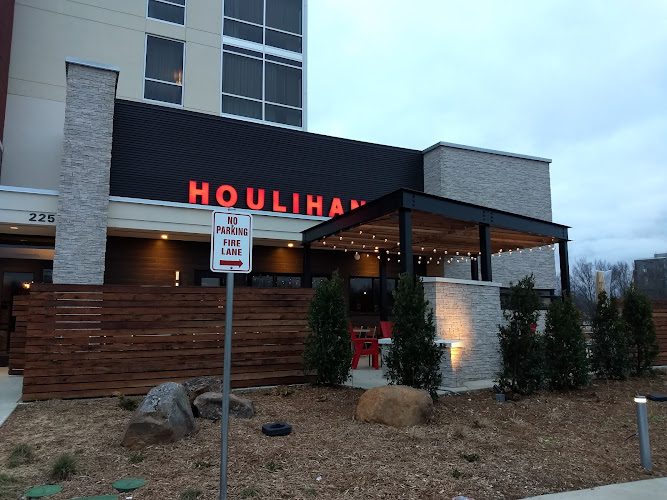 Houlihan's exterior view showcasing professional restaurants services in Jonesboro, Arkansas