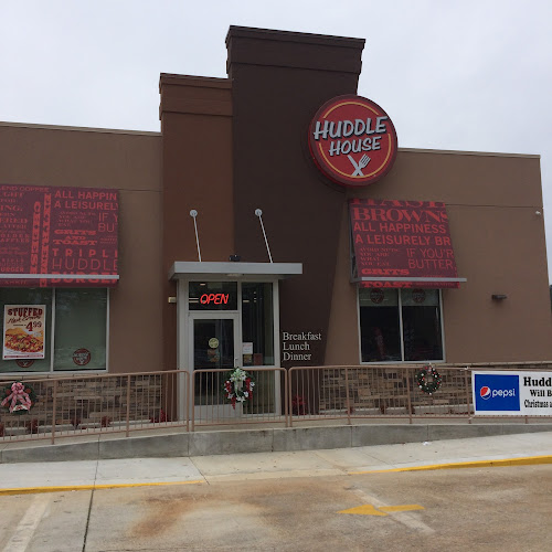 Huddle House exterior view showcasing professional restaurants services in Warrior, Alabama