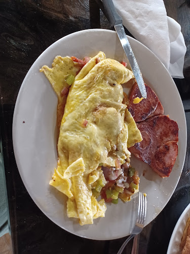 Jake's Cafe exterior view showcasing professional restaurants services in West Fork, Arkansas