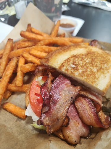 Jameson's exterior view showcasing professional restaurants services in Ozark, Alabama