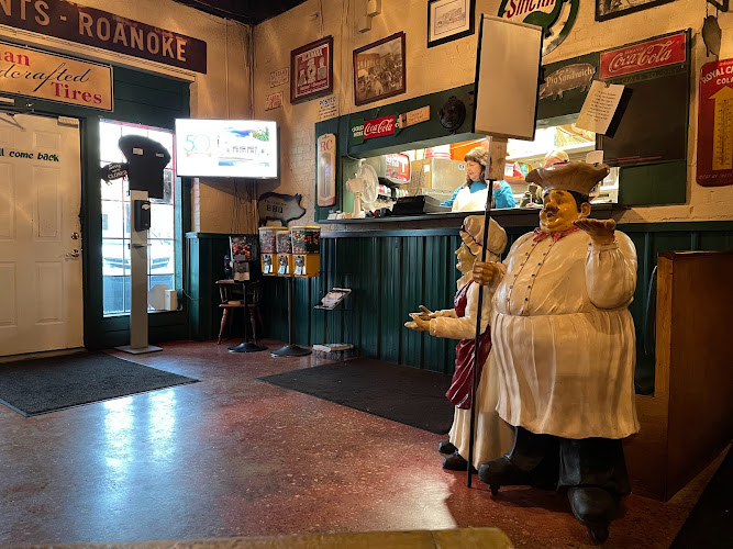 Jon Boy's Smoke House exterior view showcasing professional restaurants services in Roanoke, Alabama