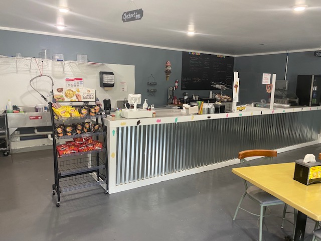 Killen Sandwich & Scoops exterior view showcasing professional restaurants services in Killen, Alabama