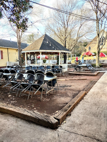 La Cabanita exterior view showcasing professional restaurants services in Springville, Alabama