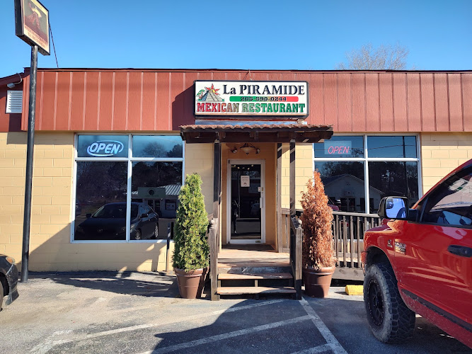 La Piramide exterior view showcasing professional restaurants services in Warrior, Alabama
