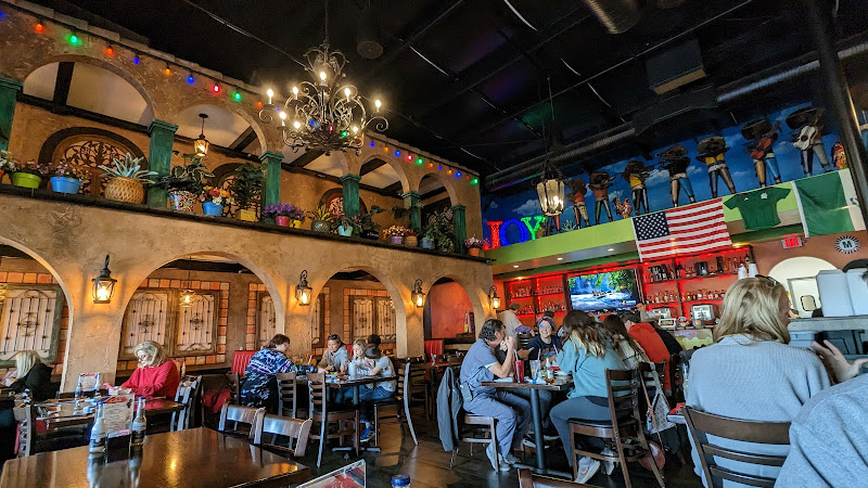 Las Mesas Mexican Grill exterior view showcasing professional restaurants services in Calera, Alabama