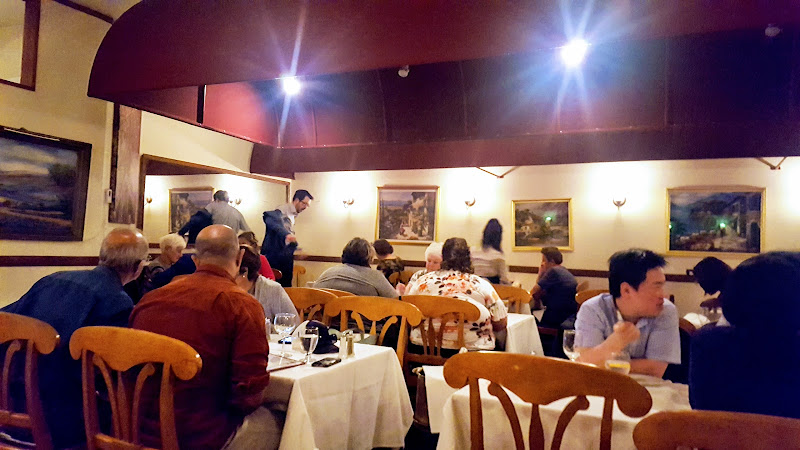 Le Petit Bistro exterior view showcasing professional restaurants services in Mountain View, California