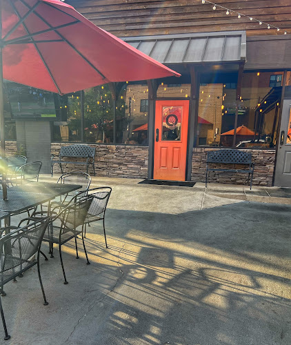 LiveOaks exterior view showcasing professional restaurants services in Auburn, Alabama