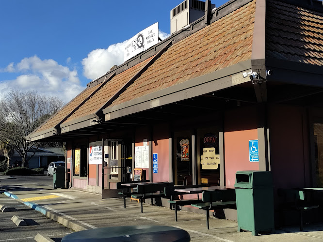 Local Q 707 exterior view showcasing professional restaurants services in Calistoga, California