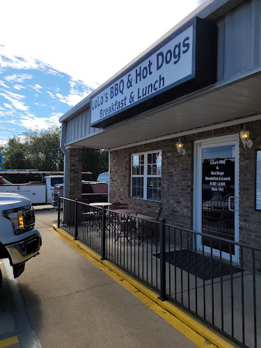 Lolo's BBQ & Hotdogs exterior view showcasing professional restaurants services in Fultondale, Alabama
