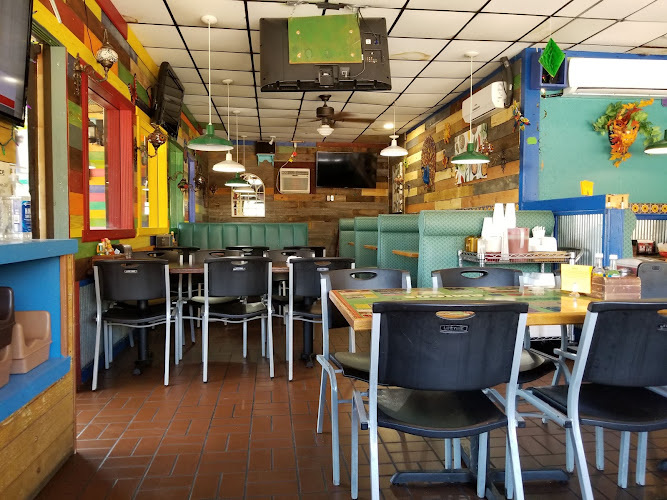 Los 3 Amigos exterior view showcasing professional restaurants services in Saraland, Alabama