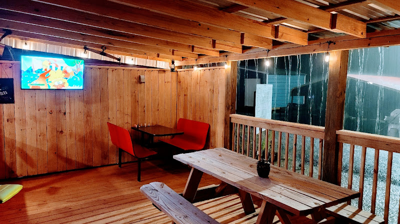 Lulu's BBQ exterior view showcasing professional restaurants services in Locust Fork, Alabama