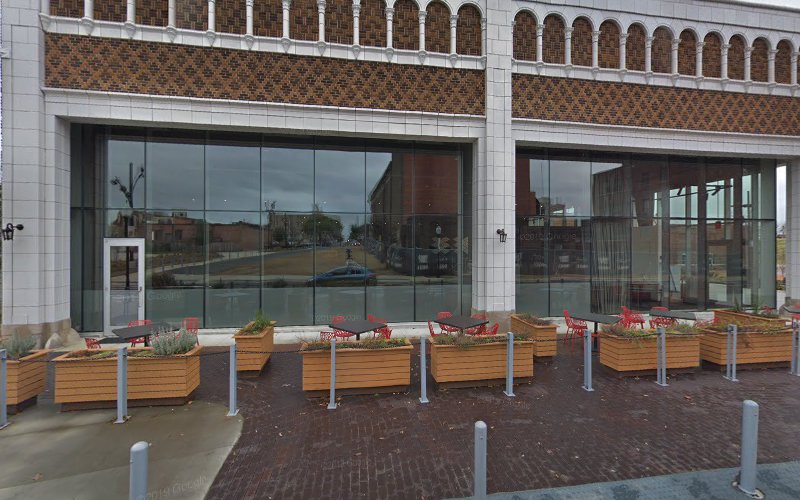 Mad House 101 Restaurant & Bar exterior view showcasing professional restaurants services in El Dorado, Arkansas