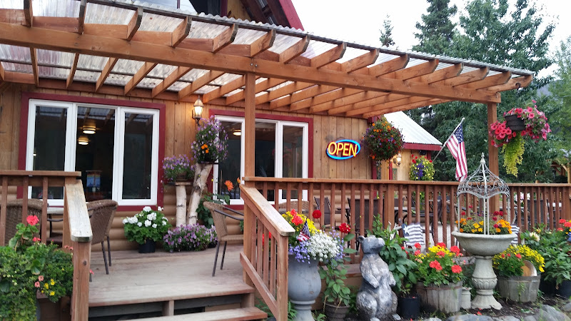 McKinley Creekside Café exterior view showcasing professional restaurants services in Denali Park, Alaska