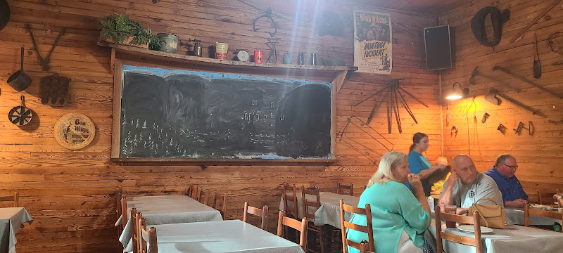 Mossy Grove School House exterior view showcasing professional restaurants services in Troy, Alabama