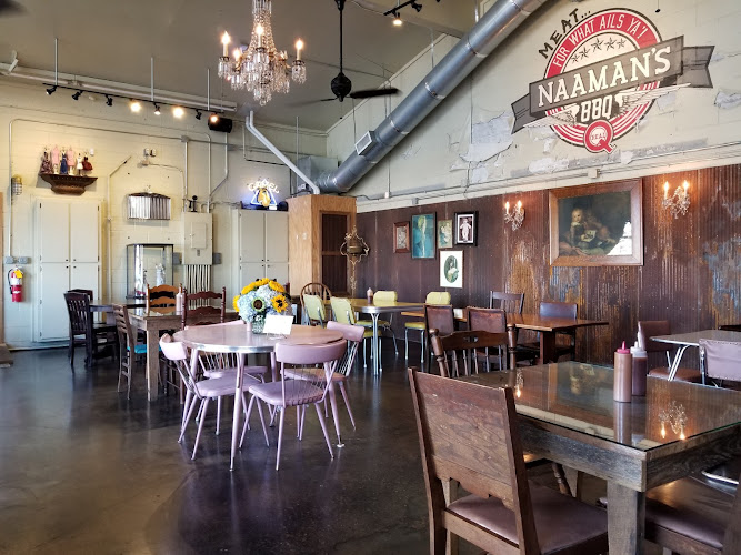 Naaman's BBQ exterior view showcasing professional restaurants services in Texarkana, Arkansas