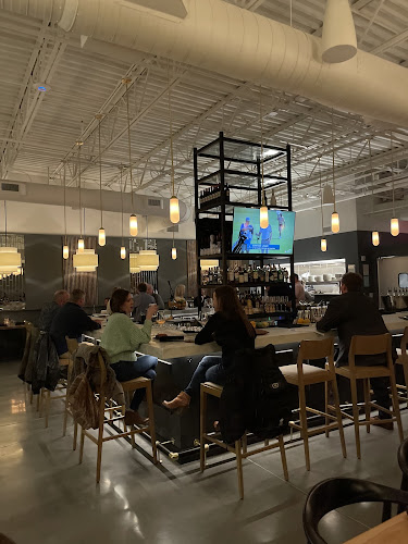 Oak House exterior view showcasing professional restaurants services in Birmingham, Alabama