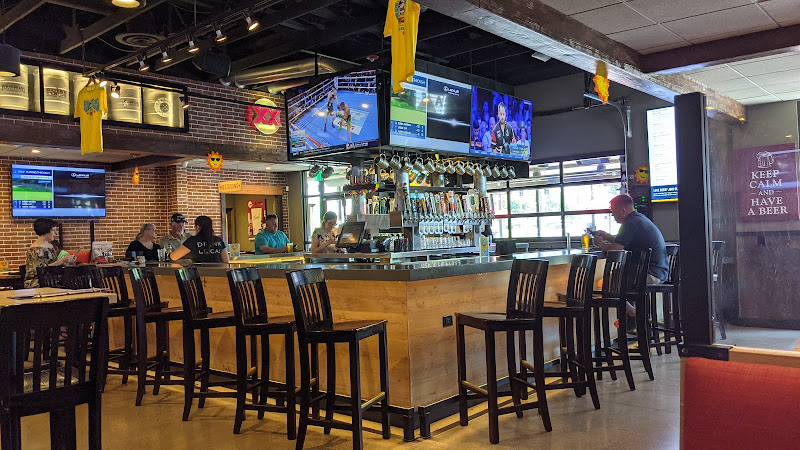 Old Chicago Pizza + Taproom exterior view showcasing professional restaurants services in Chandler, Arizona