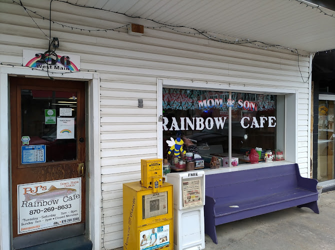 P J's Rainbow Cafe exterior view showcasing professional restaurants services in Mountain View, Arkansas