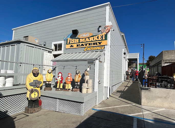 Phil's Fish Market & Eatery exterior view showcasing professional restaurants services in Castroville, California