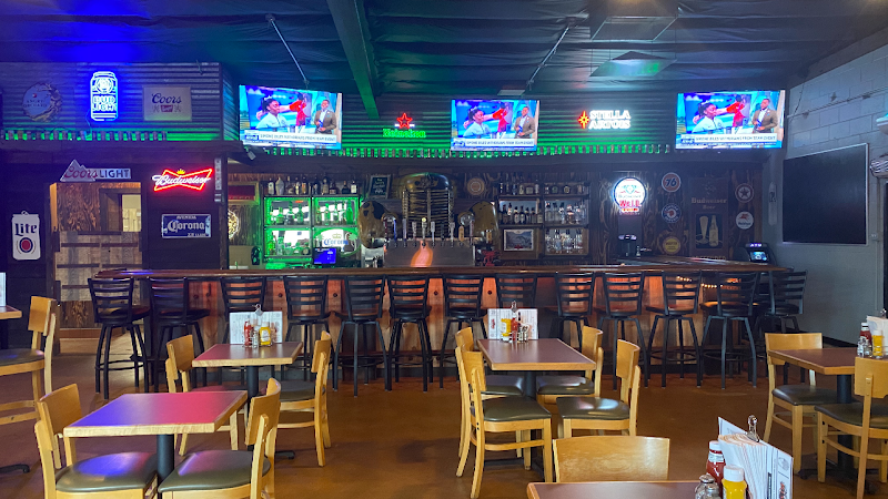 Pit Stop Bar & Grill exterior view showcasing professional restaurants services in Barstow, California