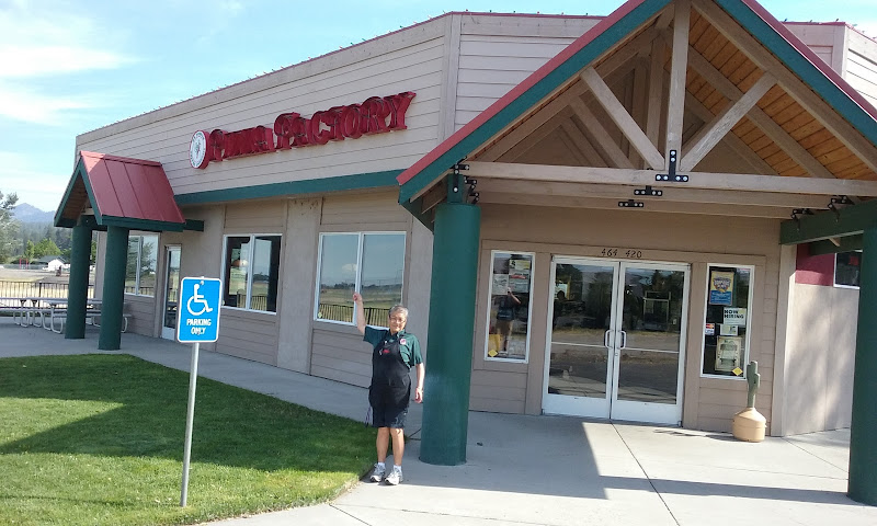 Pizza Factory exterior view showcasing professional restaurants services in Janesville, California