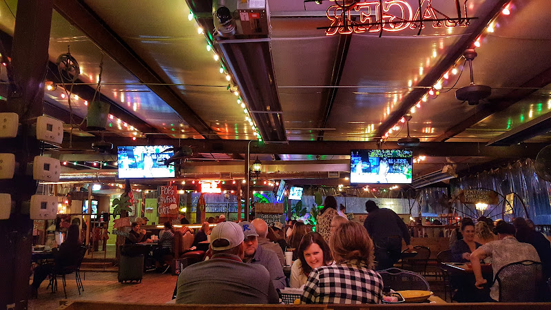 Pops Place exterior view showcasing professional restaurants services in Texarkana, Arkansas