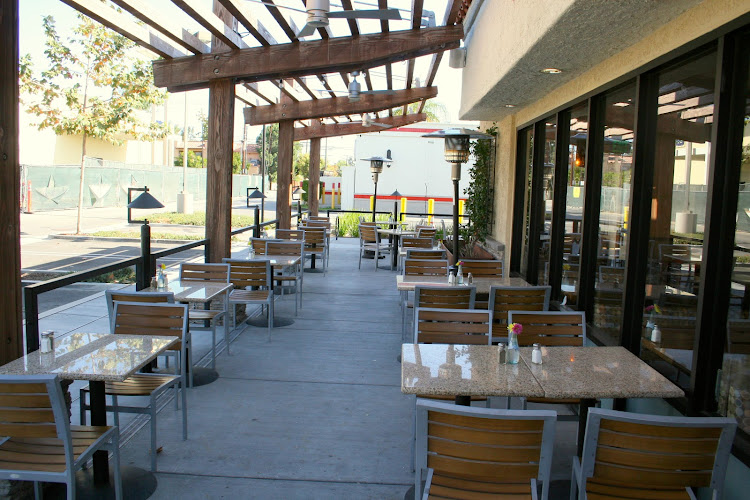 Presto Pasta exterior view showcasing professional restaurants services in Granada Hills, California