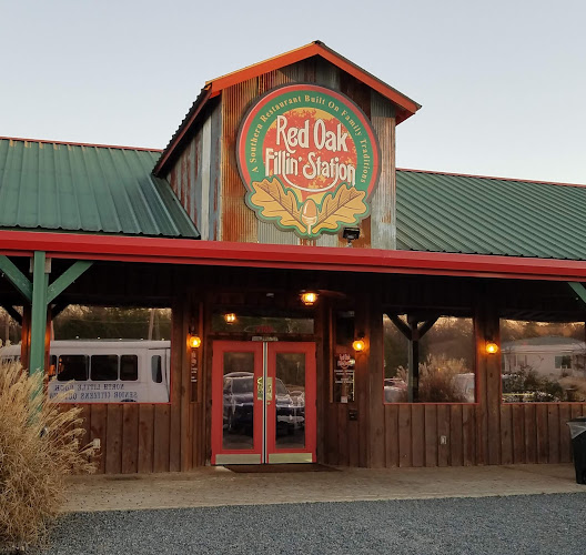 Red Oak Fillin' Station exterior view showcasing professional restaurants services in Hot Springs, Arkansas