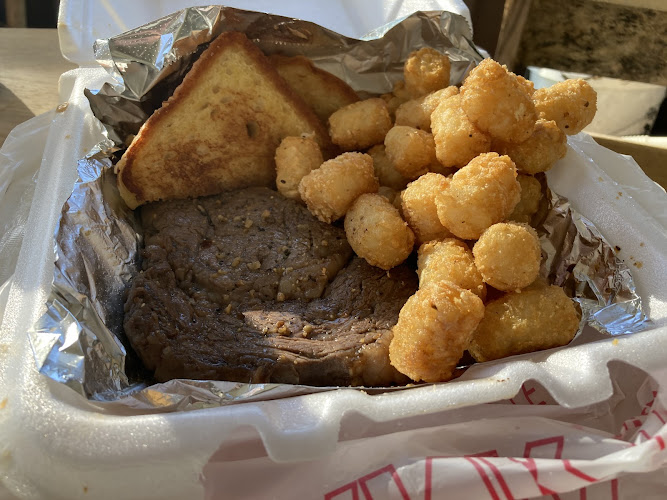 Road House Lounge exterior view showcasing professional restaurants services in Pell City, Alabama