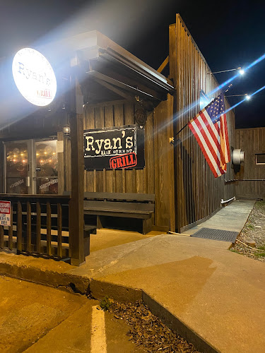 Ryan's Main Street Bar & Grill exterior view showcasing professional restaurants services in Leslie, Arkansas