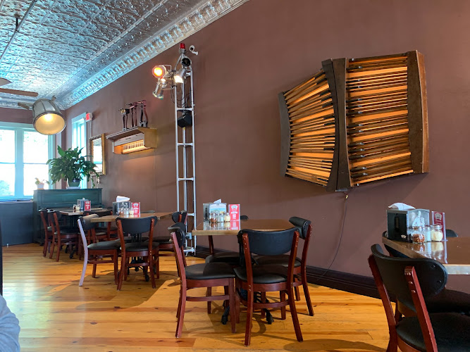 SQZBX Brewery & Pizza exterior view showcasing professional restaurants services in Hot Springs, Arkansas