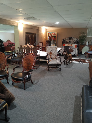 Shaws BBQ exterior view showcasing professional restaurants services in Ashville, Alabama