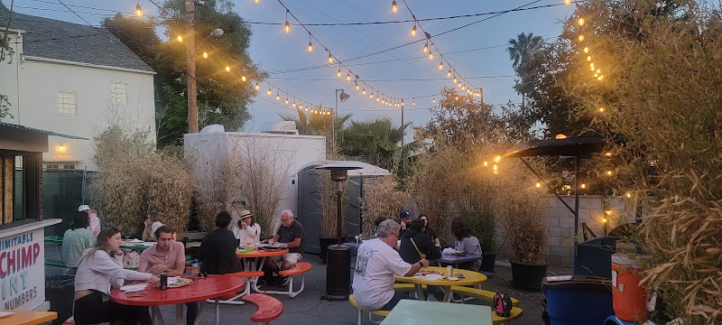 Side Pie exterior view showcasing professional restaurants services in Altadena, California