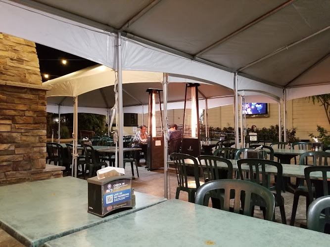 Skipolini's Pizza exterior view showcasing professional restaurants services in Clayton, California