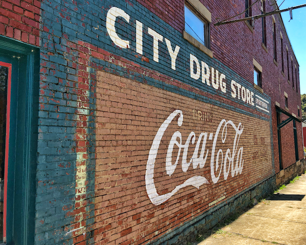 Skylark Cafe exterior view showcasing professional restaurants services in Leslie, Arkansas