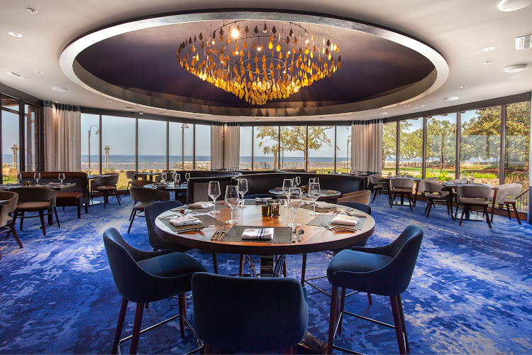 Southern Roots exterior view showcasing professional restaurants services in Fairhope, Alabama