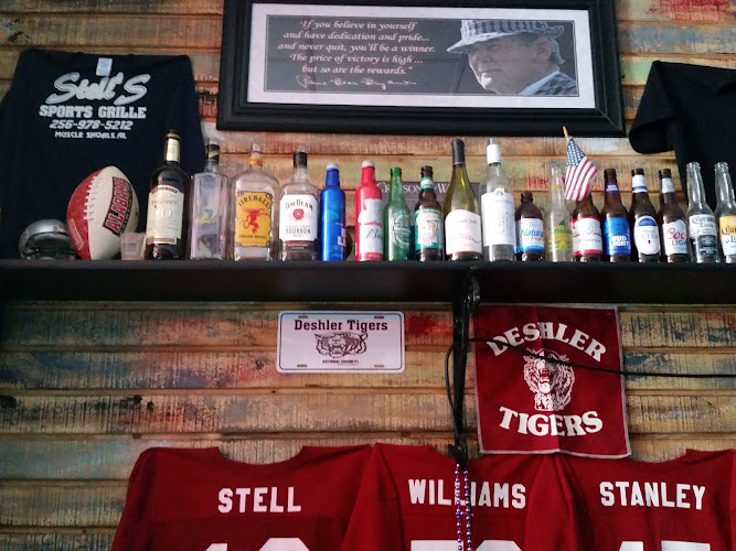 Stell's Sports Grille exterior view showcasing professional restaurants services in Muscle Shoals, Alabama