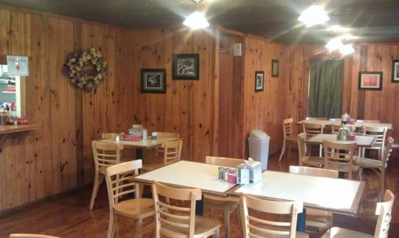 Sweetpea's Smokehouse exterior view showcasing professional restaurants services in Kirby, Arkansas