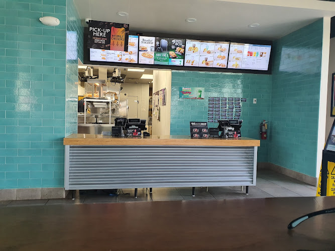 Taco Bell exterior view showcasing professional restaurants services in McFarland, California
